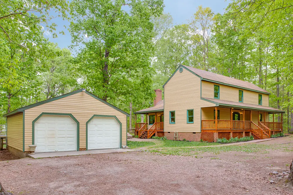 MLS #1713921 home for sale in Dinwiddie